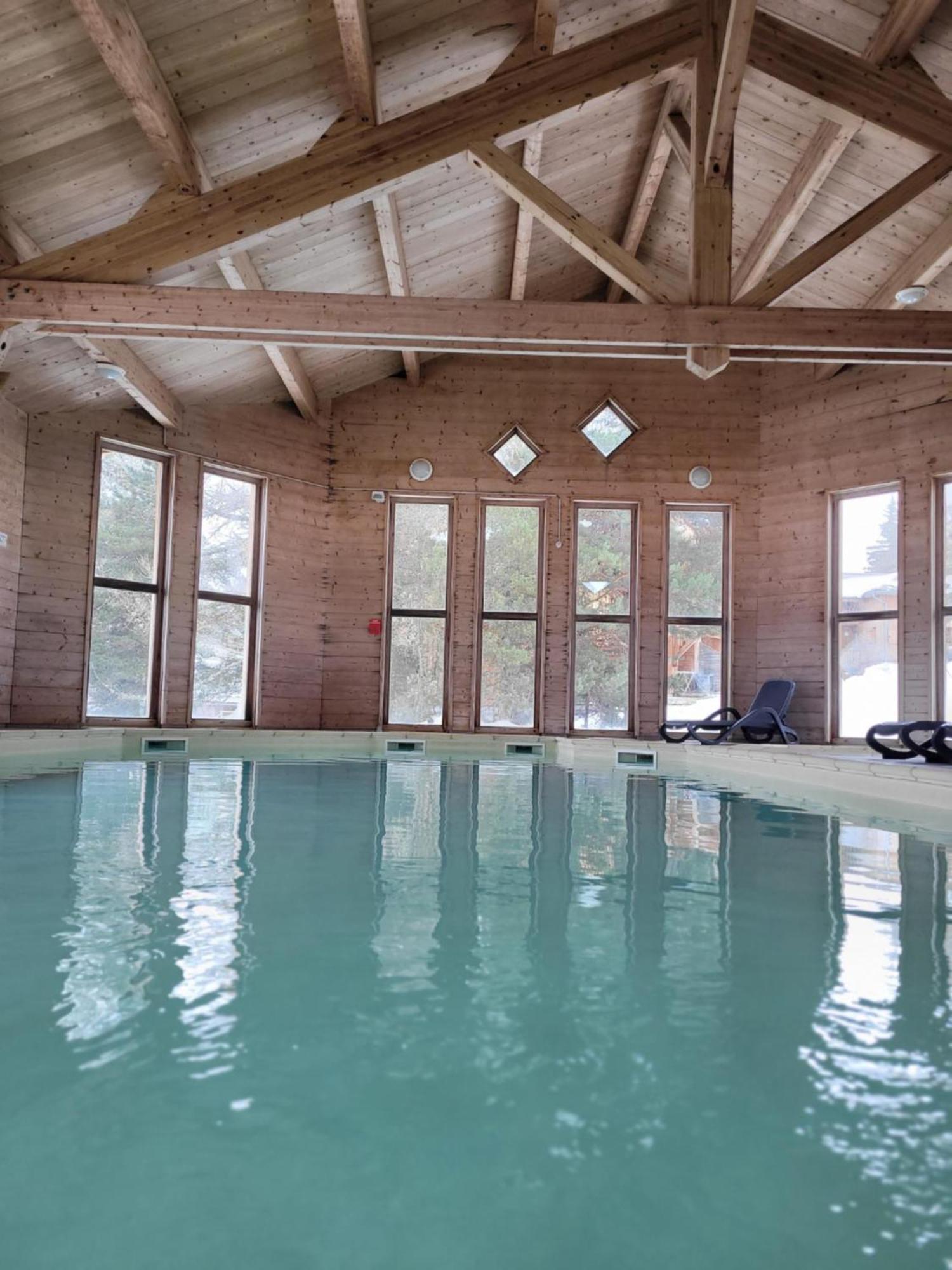 Chalet By Sophie Superdevoluy Avec Piscine Luaran gambar